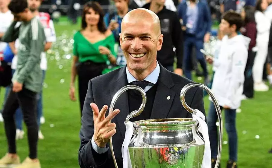 Zinedine Zidane sa vracia do Realu Madrid