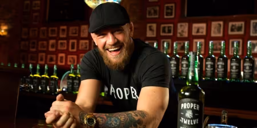 Connor McGregor a jeho whiskey Proper Twelve