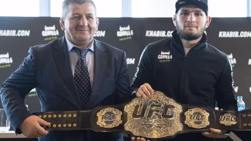 Otec Nurmagomedova o zápase s McGregorom