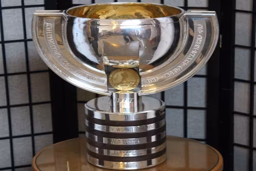MS v hokeji trofej pre víťaza 